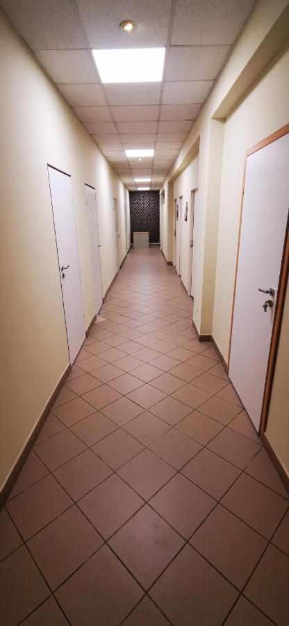 Hostel Powstaniec Wola - Private Rooms Varsovia Exterior foto