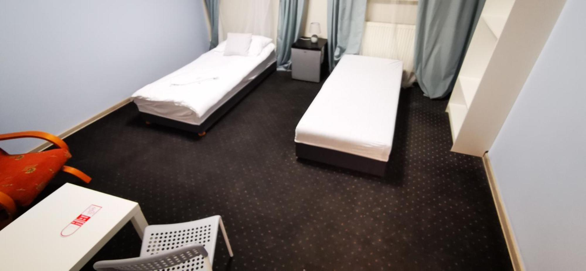 Hostel Powstaniec Wola - Private Rooms Varsovia Exterior foto